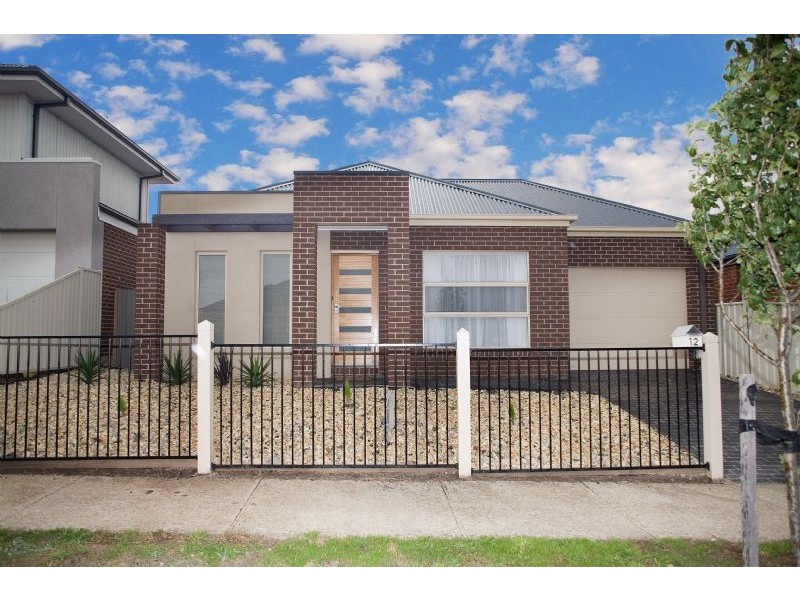 12 St.Ives Place, Craigieburn VIC 3064