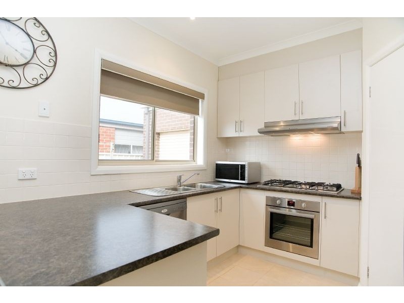 12 St.Ives Place, Craigieburn VIC 3064