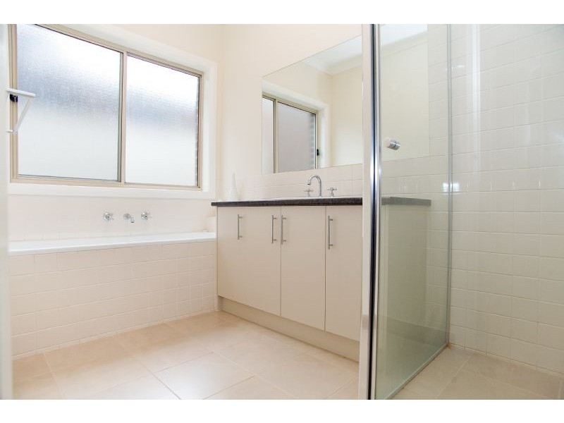 12 St.Ives Place, Craigieburn VIC 3064