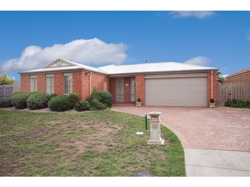 11 Morgan Court, Roxburgh Park VIC 3064