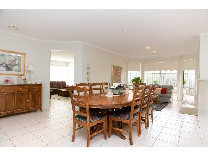11 Morgan Court, Roxburgh Park VIC 3064