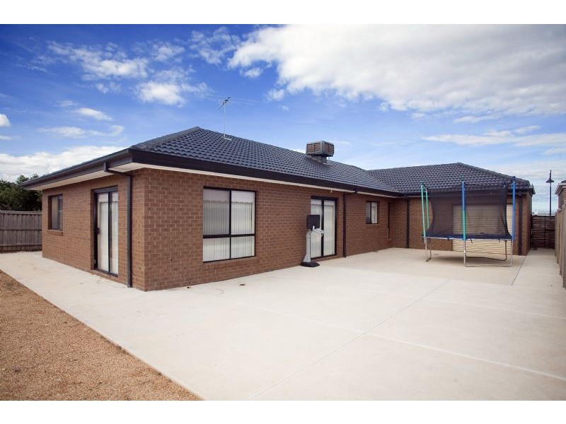 67 Bellfield Drive, Craigieburn VIC 3064