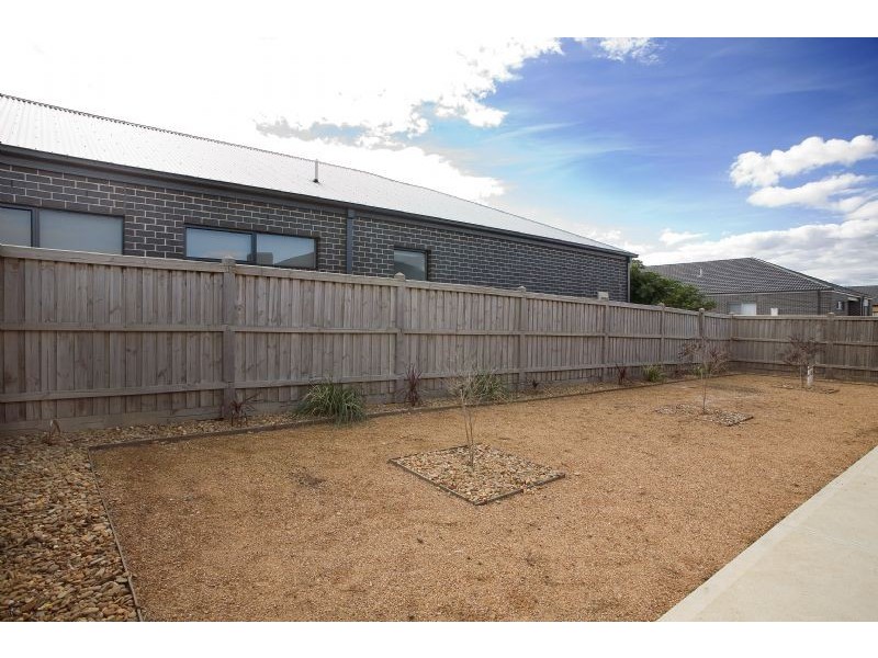 67 Bellfield Drive, Craigieburn VIC 3064