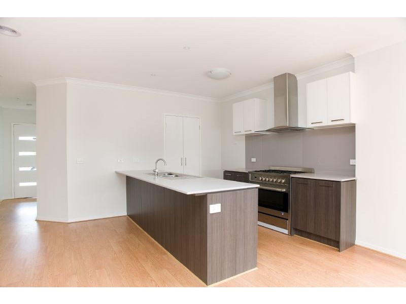 7 Dempster Drive, Craigieburn VIC 3064