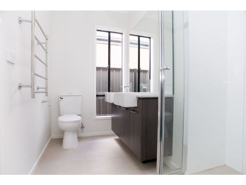 7 Dempster Drive, Craigieburn VIC 3064