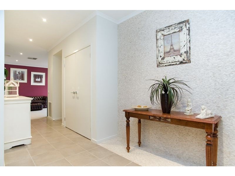 15 Grosvenor Square, Craigieburn VIC 3064