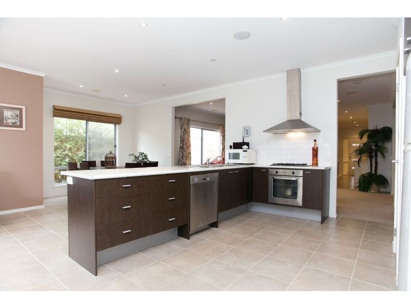 15 Grosvenor Square, Craigieburn VIC 3064