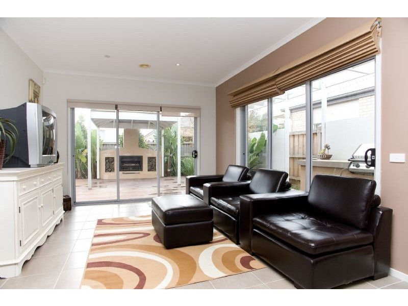 15 Grosvenor Square, Craigieburn VIC 3064