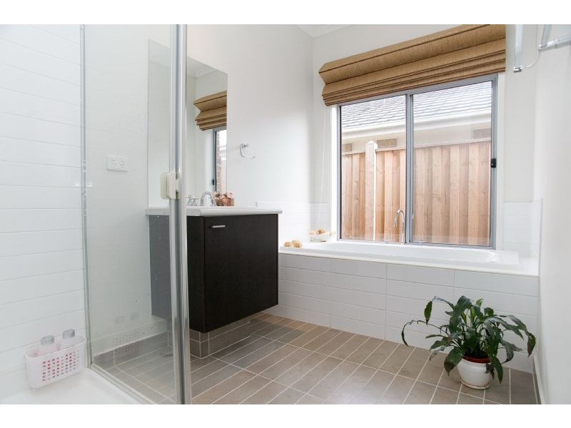 15 Grosvenor Square, Craigieburn VIC 3064
