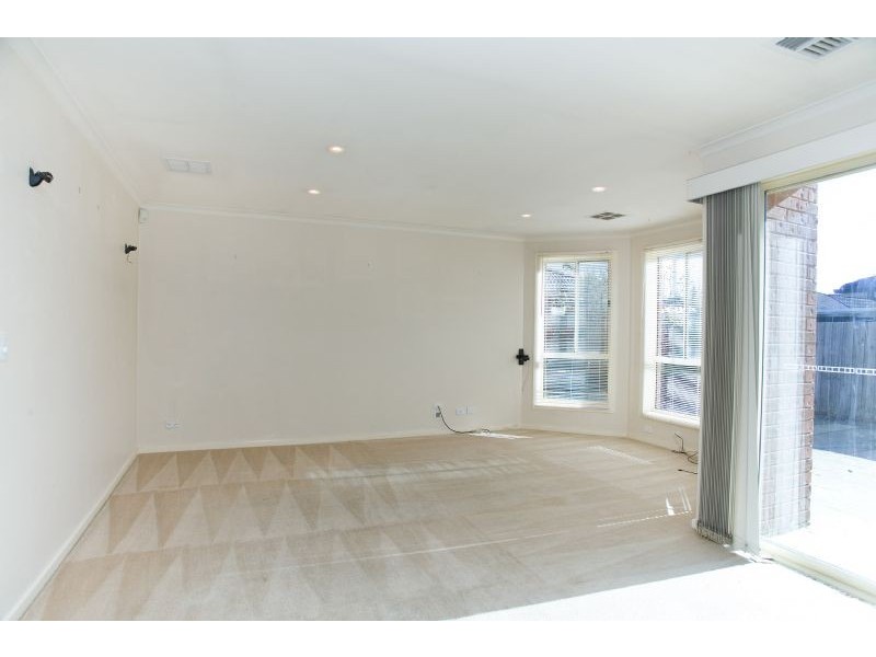 60 Yarcombe Crescent, Craigieburn VIC 3064