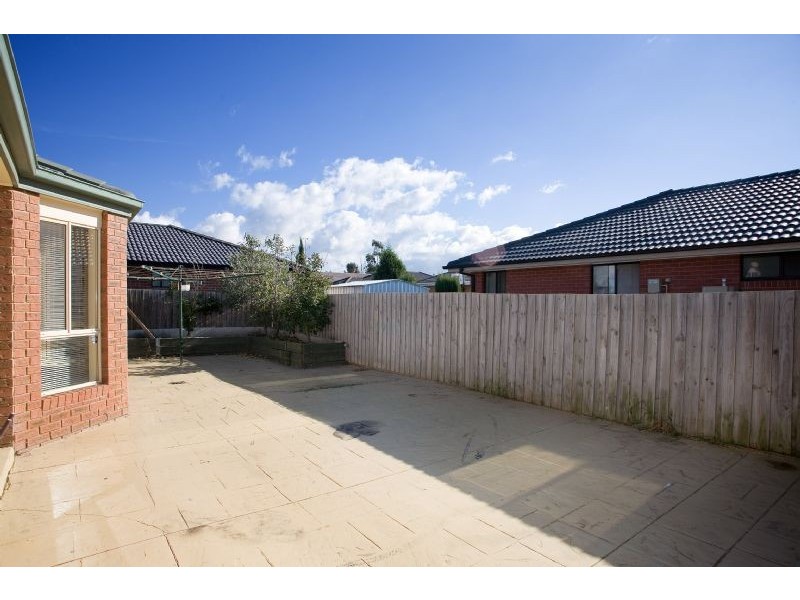 60 Yarcombe Crescent, Craigieburn VIC 3064