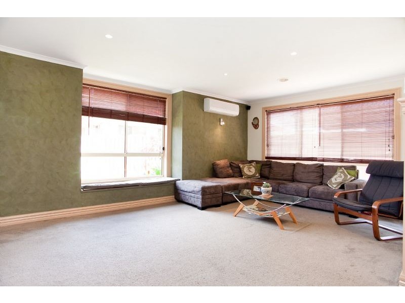 5 Treetop Close, Roxburgh Park VIC 3064