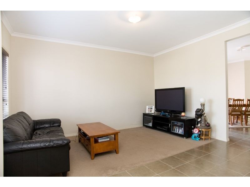 73 Bellfield Drive, Craigieburn VIC 3064