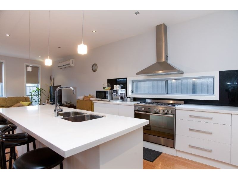 12 Swallow Street, Craigieburn VIC 3064