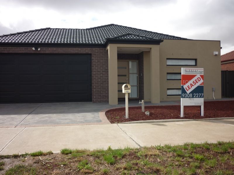 13 Wyperfield Avenue, Craigieburn VIC 3064
