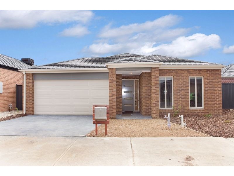 4 Cordyline Grove, Craigieburn VIC 3064