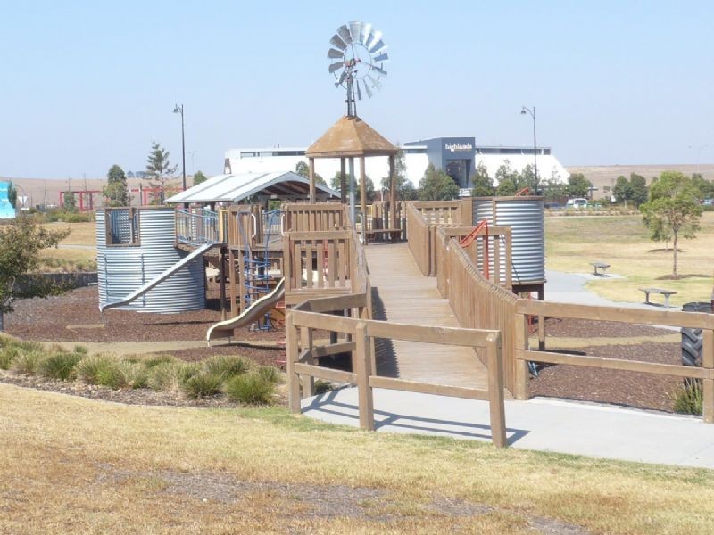 5 Hedges Street, Craigieburn VIC 3064