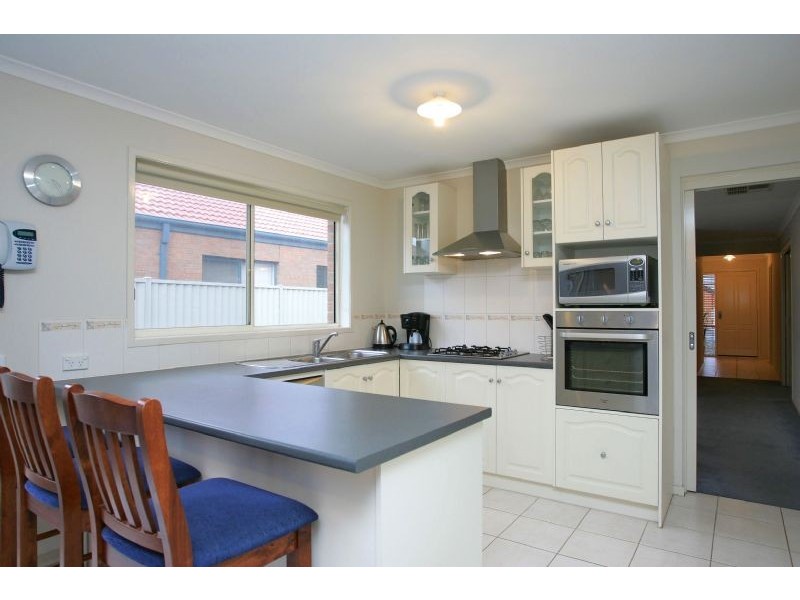 14 Bay Meadow Green, Craigieburn VIC 3064