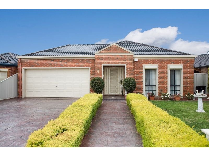 9 Shearwater Place, Craigieburn VIC 3064