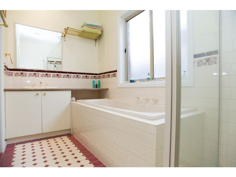 72 Mulberry Pass, Craigieburn VIC 3064