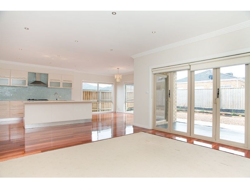 33 Cascade Terrace, Craigieburn VIC 3064