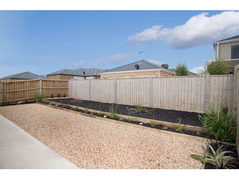 33 Cascade Terrace, Craigieburn VIC 3064