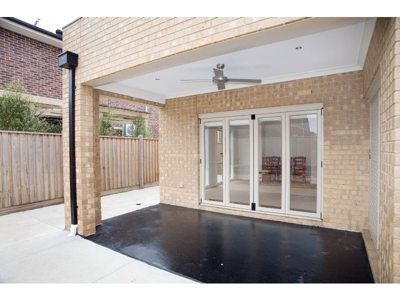 33 Cascade Terrace, Craigieburn VIC 3064