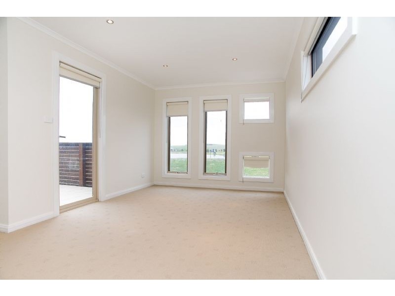 33 Cascade Terrace, Craigieburn VIC 3064