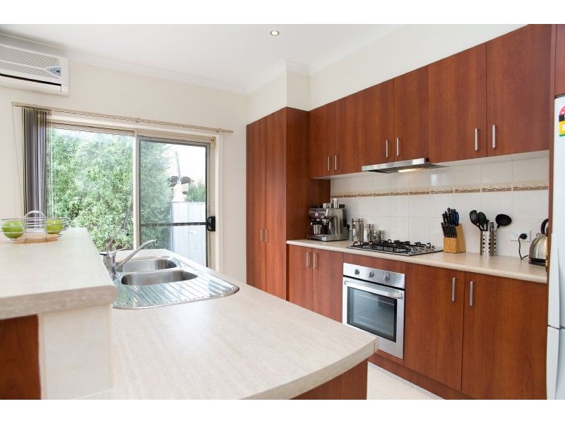 14 Marchmont Rise, Craigieburn VIC 3064