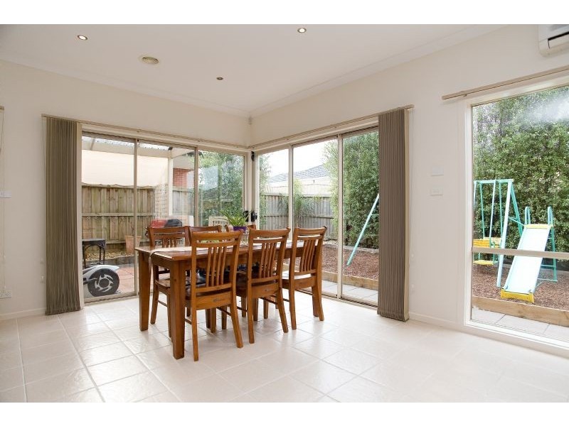 14 Marchmont Rise, Craigieburn VIC 3064