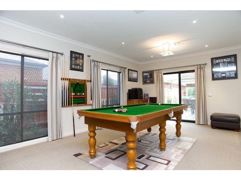 18 Scarborough Terrace, Craigieburn VIC 3064