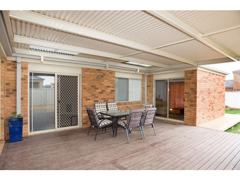 17 Pine Valley Rise, Craigieburn VIC 3064