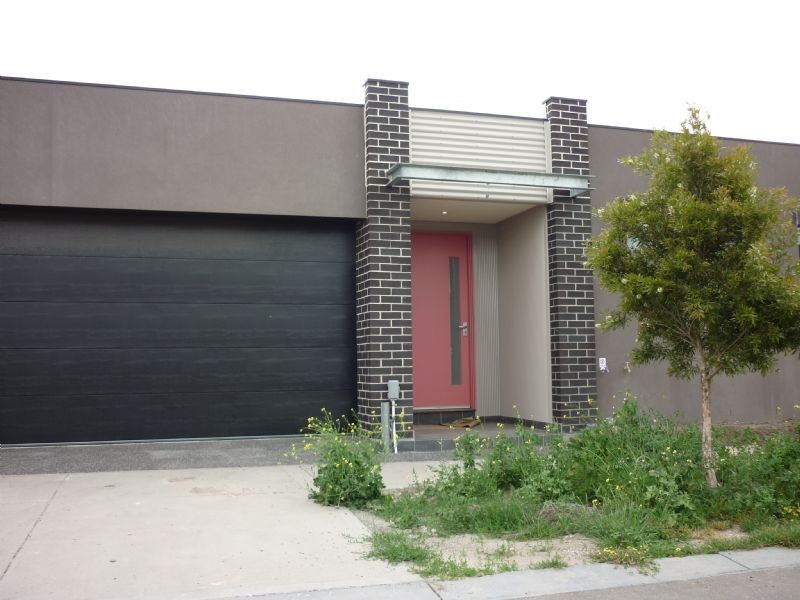2 Bird Close, Craigieburn VIC 3064