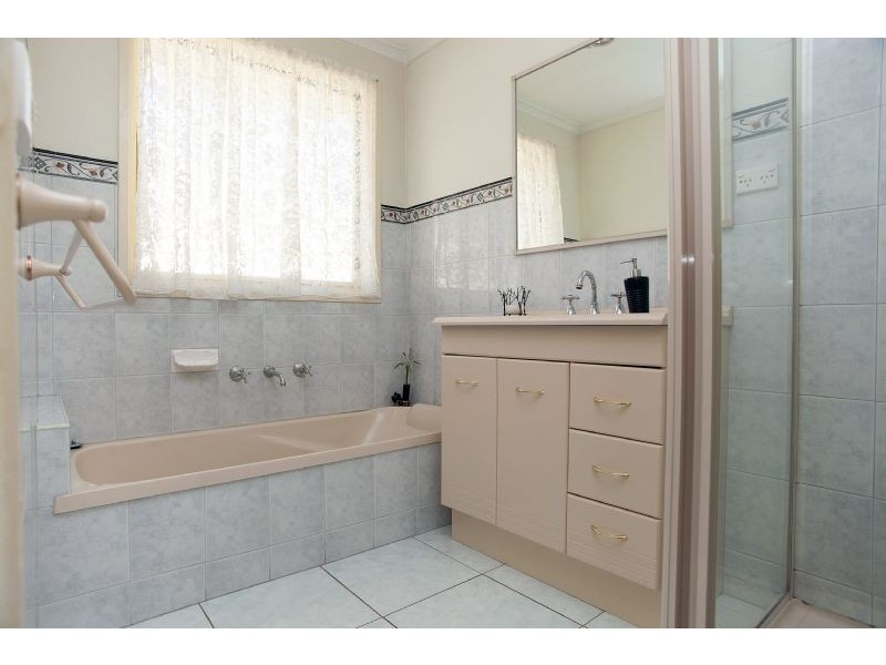 8 Selby Place, Craigieburn VIC 3064