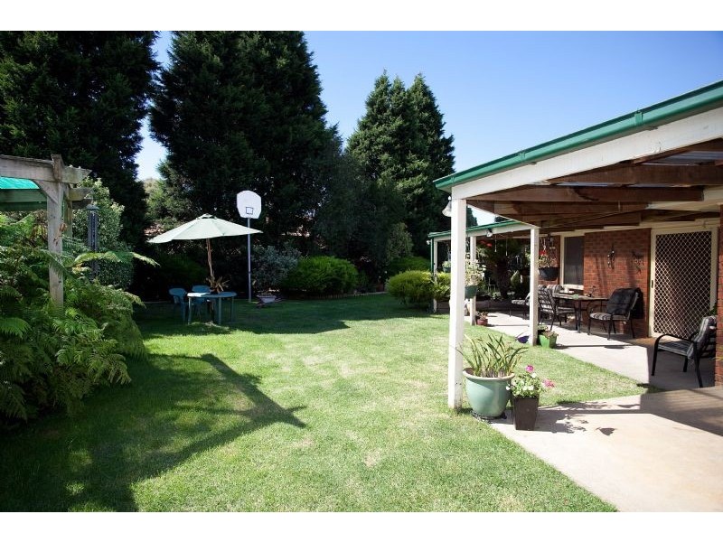 8 Selby Place, Craigieburn VIC 3064