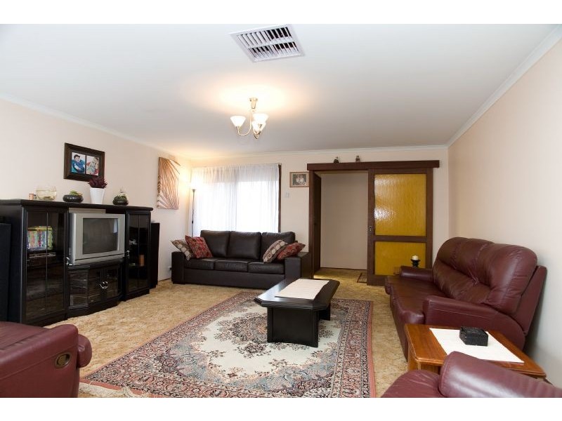 8 Penryn Place, Craigieburn VIC 3064