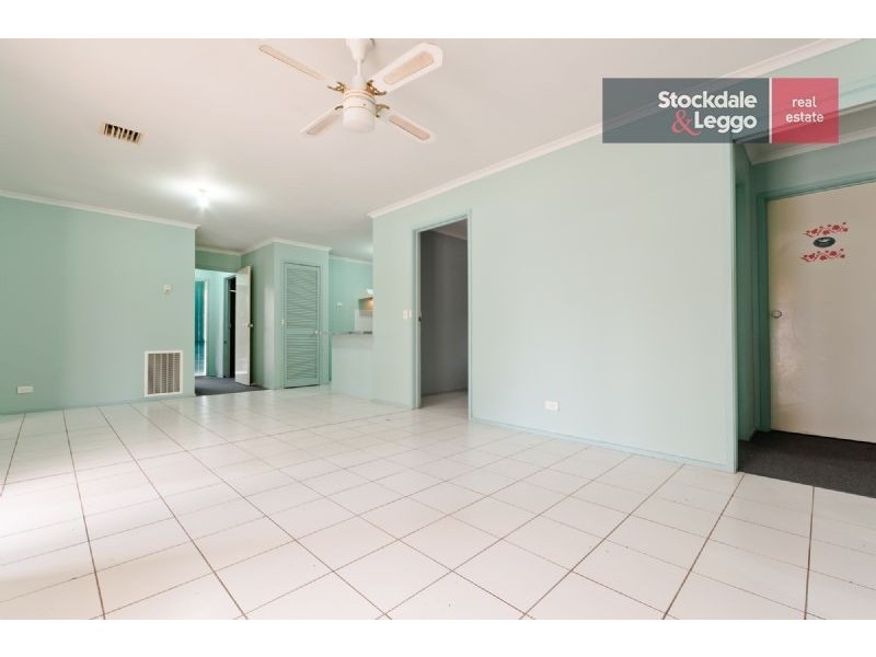 16 Newlyn Drive, Craigieburn VIC 3064