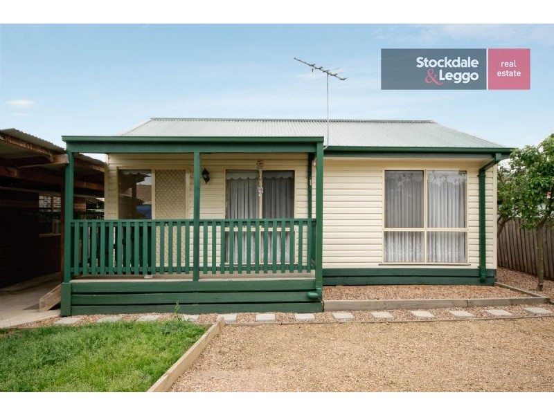 16 Newlyn Drive, Craigieburn VIC 3064