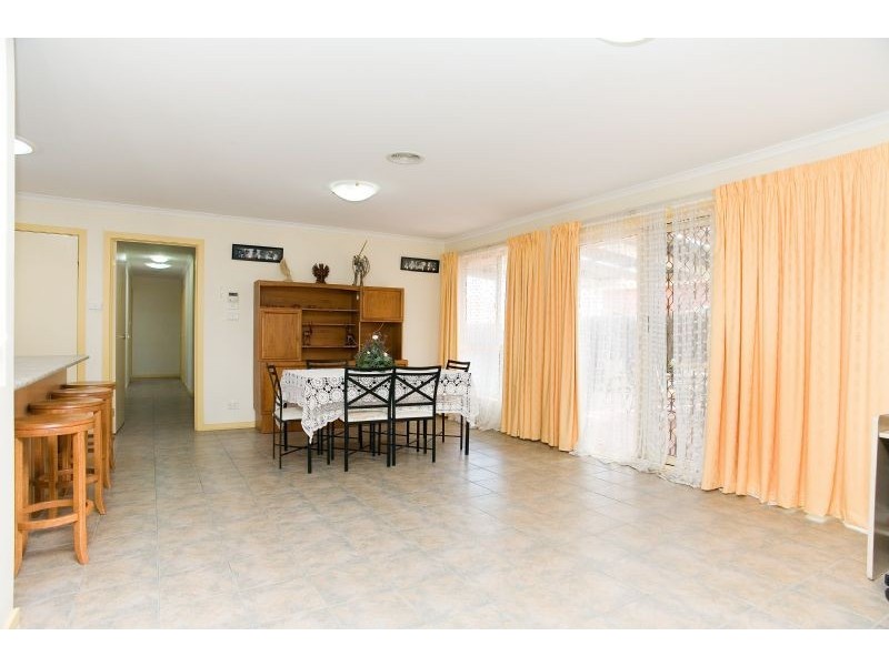 10 Serpens Court, Roxburgh Park VIC 3064