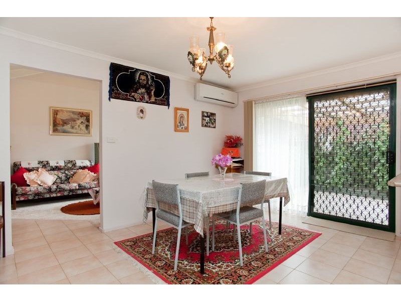 1/6 Spring Valley Avenue, Craigieburn VIC 3064