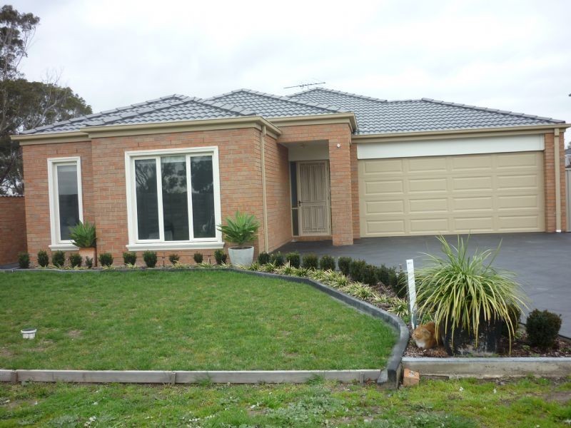 22 Bingin Place, Craigieburn VIC 3064