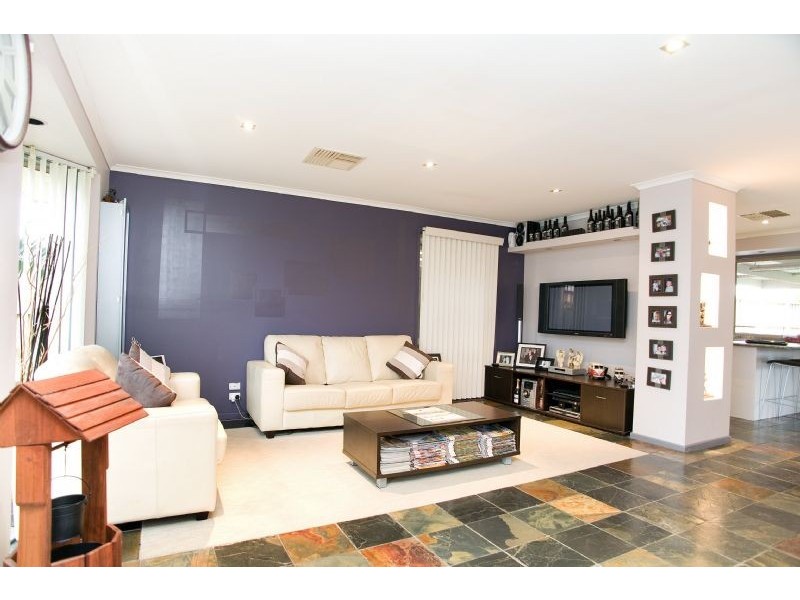 4 Plymouth Court, Craigieburn VIC 3064