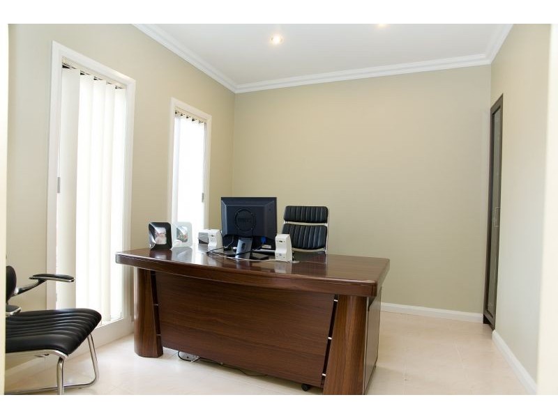 132 Hayfield Road, Roxburgh Park VIC 3064