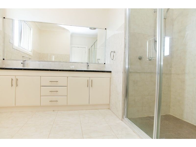 21 Marchmont Rise, Craigieburn VIC 3064