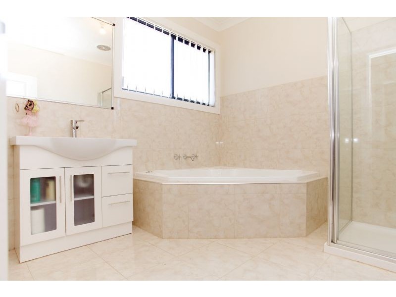 21 Marchmont Rise, Craigieburn VIC 3064