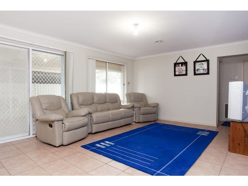 11 Rosewood Place, Craigieburn VIC 3064