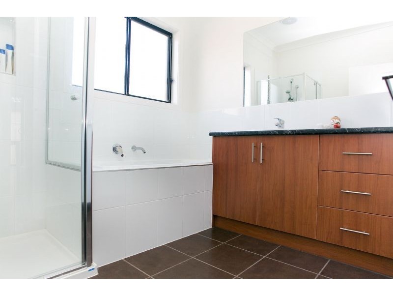 15 Botanic Rise, Craigieburn VIC 3064