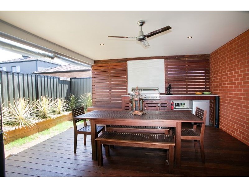 11 Applewood Way, Craigieburn VIC 3064