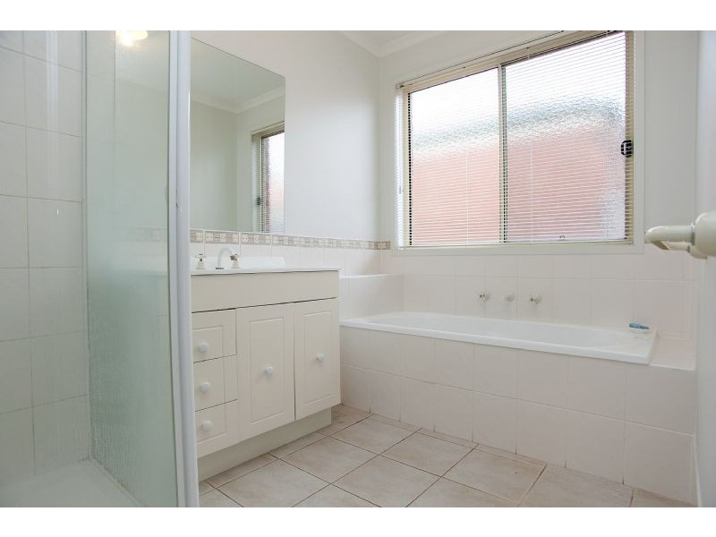 15 Mount Piper Rise, Craigieburn VIC 3064