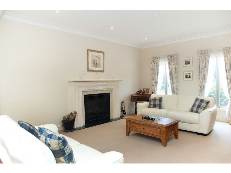 4 Ironbark Court, Hidden Valley VIC 3756